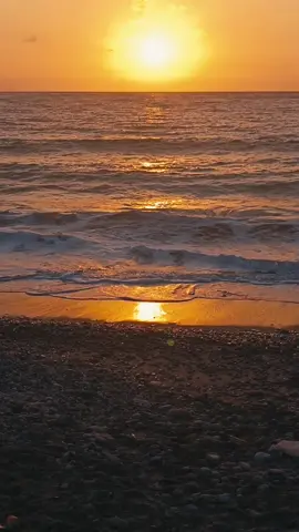 يانور عيني لا تبين حنينك كل يهون إلا انت لا ما تهون #الغروب #طربيات #اغاني_خليجية #البحر #عود 