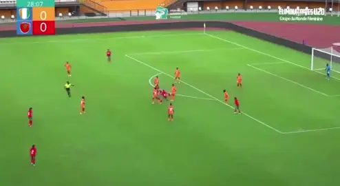 @CAF_Online  @Fif  @FIFA  @TikTok  Éliminatoires Coupe du Monde Féminine U20  - 2eme Tour Aller  Zone Afrique .  Le temps fort en images  📍  STADE Félix Houphouët Boigny Éliminatoires de la Coupe du Monde Féminine U20 – Pologne 2026  2e Tour  Après le 3-1 face au Maroc, les Éléphanteaux ont repris l’entraînement ce lundi matin Au lendemain de leur belle prestation sanctionnée par une brillante victoire  (3-1) contre le Maroc, les Éléphanteaux  n’ont pas profité de la grasse matinée.  Sous la houlette de Matthieu Esposito, le groupe a repris le chemin de l’entraînement dès ce matin, sur le terrain du Centre  Technique National de Football de Bingerville, qui leur sert de camp de base pour préparer la manche retour face aux marocaines.  La séance du jour a été principalement axée sur les joueuses qui n’ont pas eu de temps de jeu lors de la rencontre d’hier. Elles ont livré un match amical face aux U16 garçons du centre de formation Massia Football Club de Cocody, qui s’est soldé par un score de 2 buts partout.  L’encadrement technique veille à maintenir tout le groupe concerné et mobilisé, en perspective du match retour prévu le 28 septembre à 18 heures, au complexe Moulay Abdallah à  Rabat .  #ÉliminatoiresCDMU20  #FootballFéminin  #FIFCIV