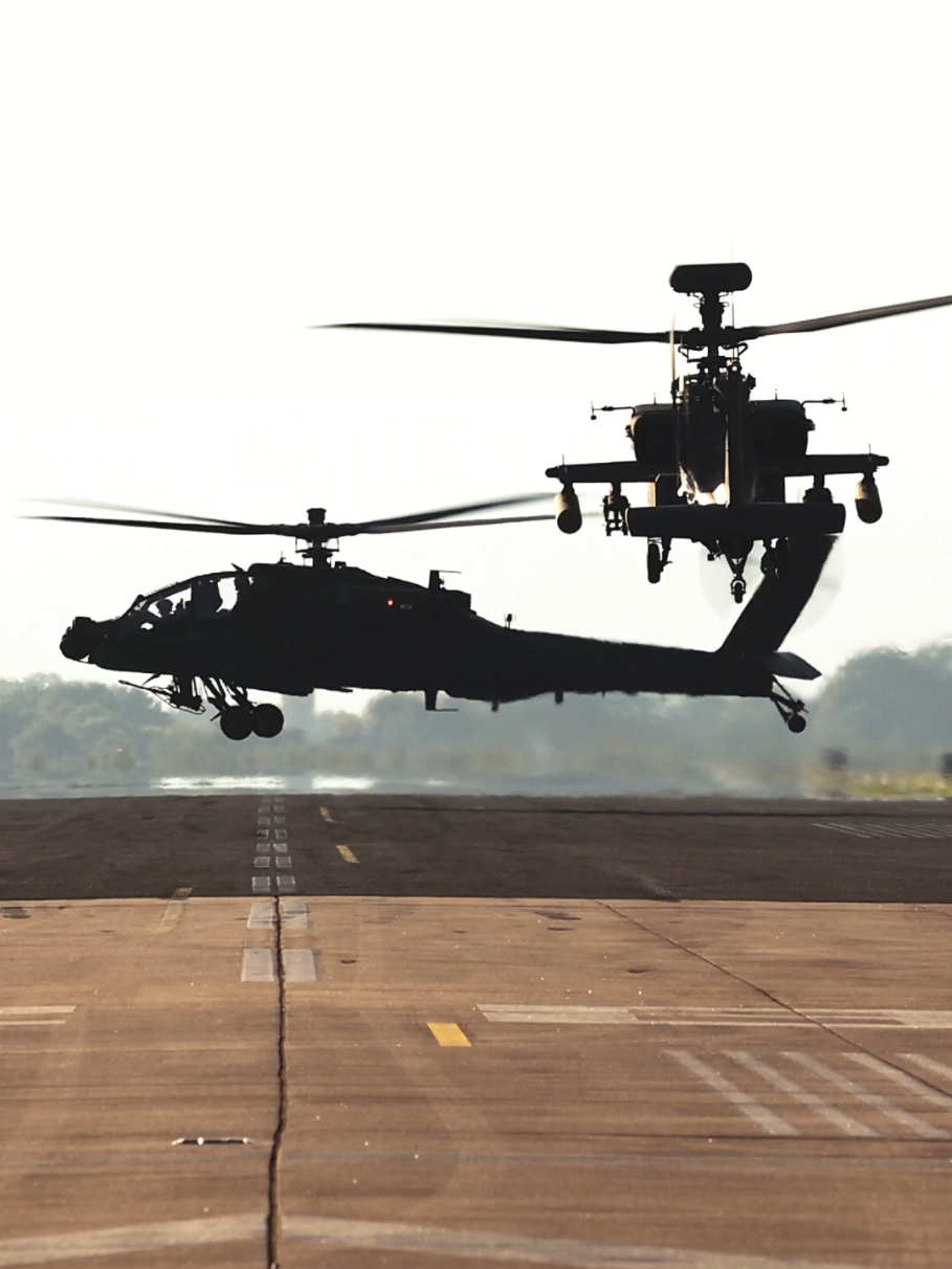 'Apache01Flight' on their way to trouble 🔥🦇  #Apache #AH64E #GilzeRijen #Luchtmacht #AirForce 