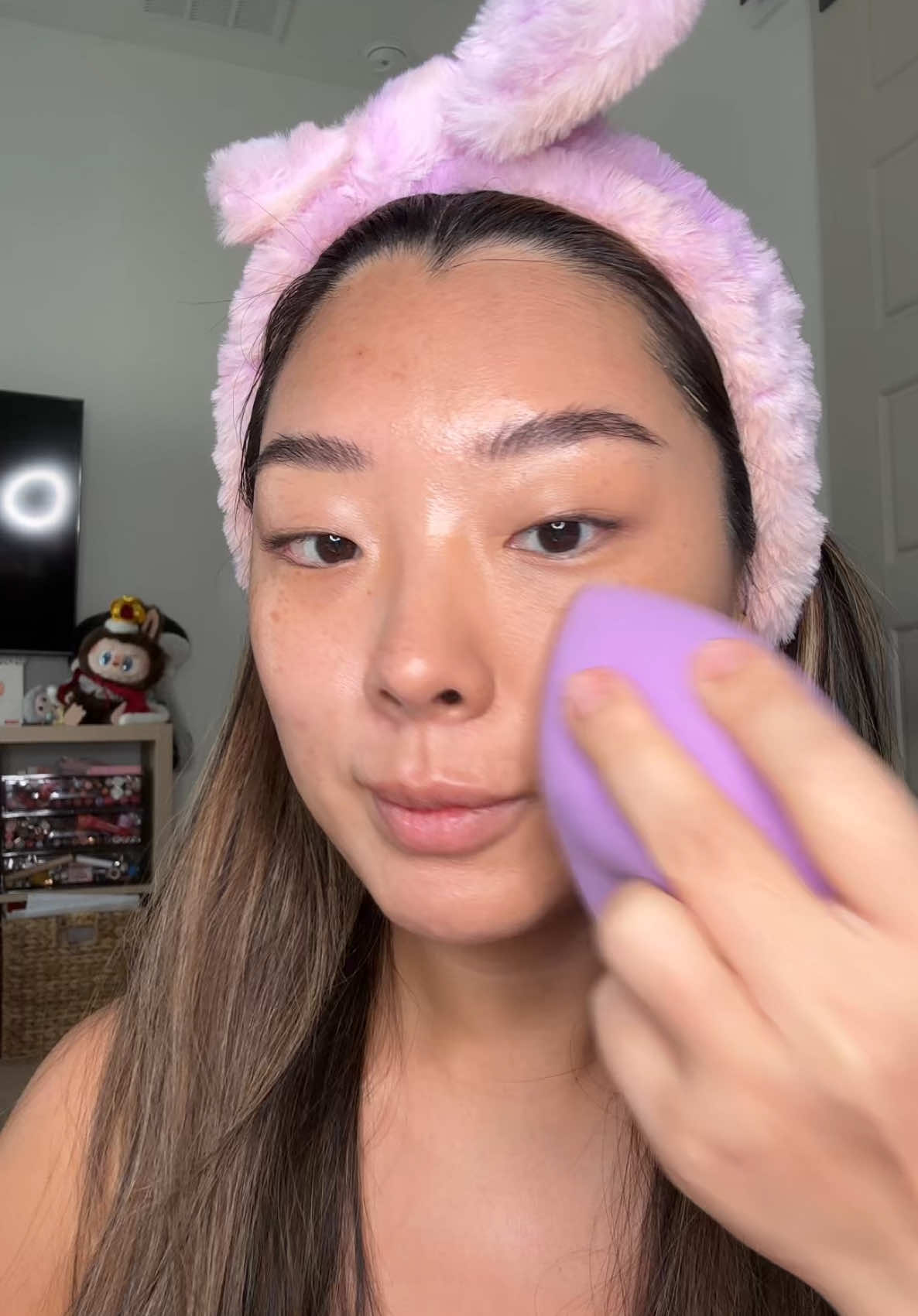 Okay but the jumbo sized beauty blender is what sold me #tiktokshopcreatorpicks #tiktokshoprestock #kickstart #tartecosmetics #bbcream #skin #smoothskin #spf30 #flawlessskin #makeuo #beauty @tarte cosmetics 