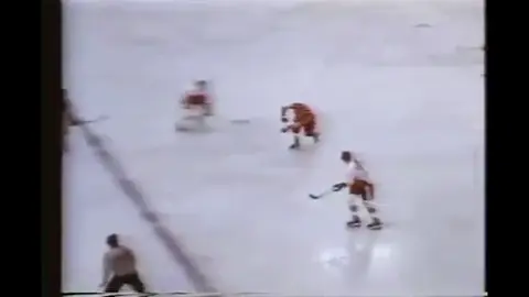 Gusev ties the game 4-4 with a slap shot from the point that manages to find its way past Esposito. #SummitSeries #1972SummitSeries #Hockey #HockeyHistory #NHL #hockeygame #hockeygoal #our72stories