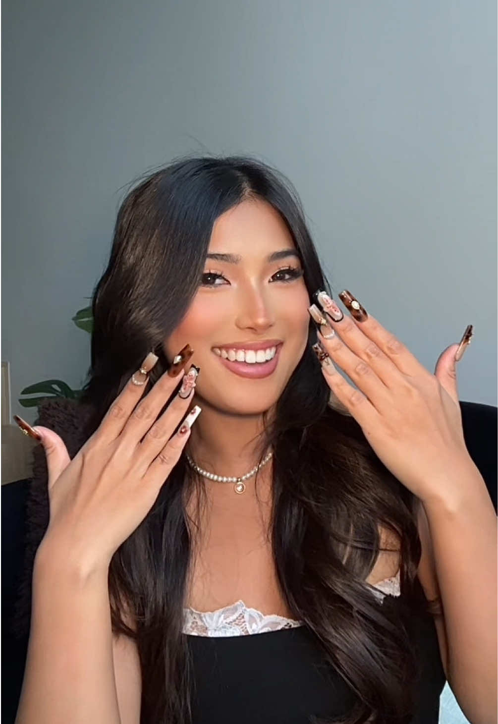 👑 Royal Amber – timeless elegance captured in every detail. Rich amber tones, golden accents, and florals that whisper sophistication 💎 Luxury made effortless—because your nails deserve nothing less. ✨ #nailvesta_official #nailvesta #nails  #nailinspo #nailart  #pressonnails #handmadepressonnails