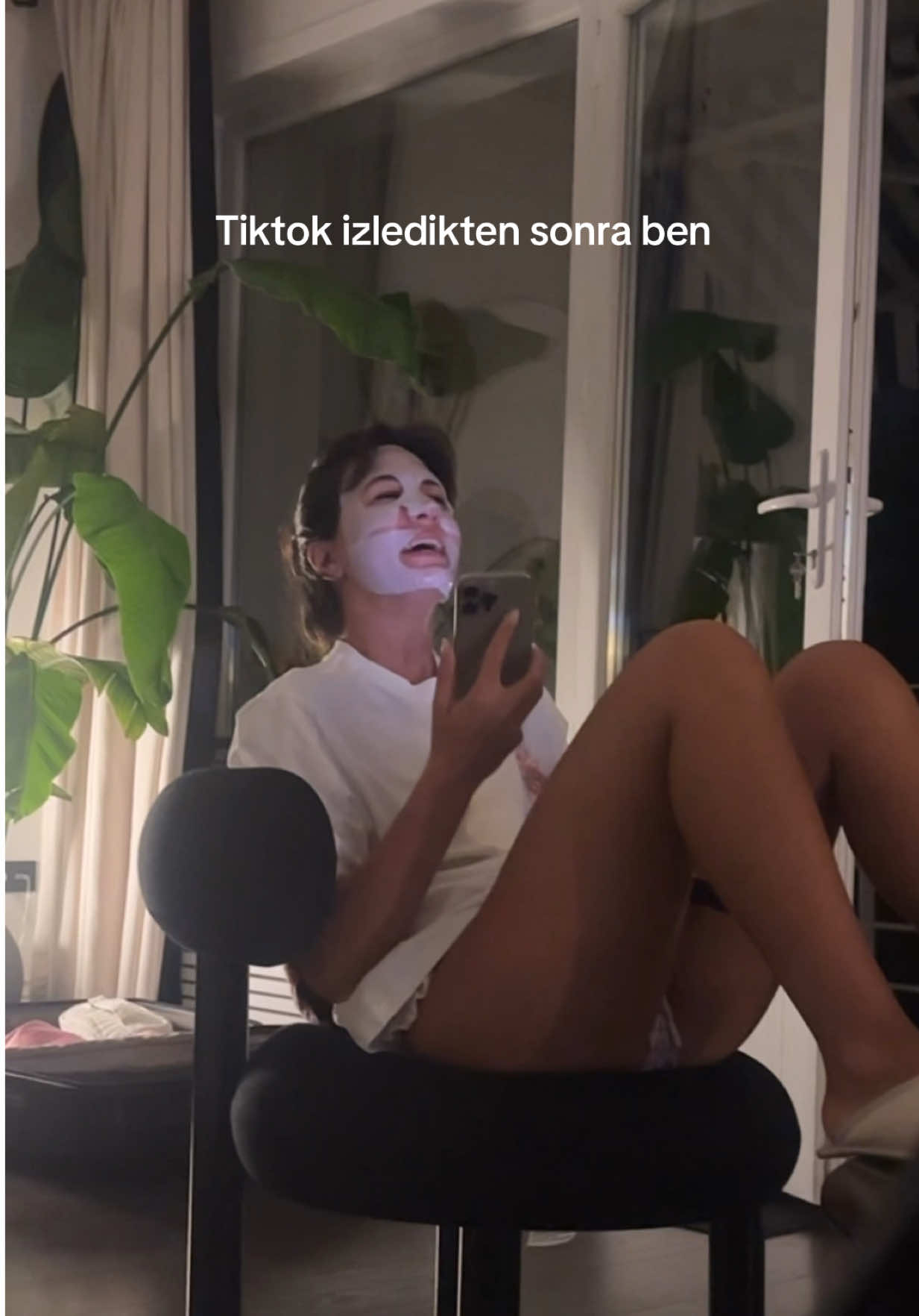 Madem üzücektin şarkısı var ya fena takıldı hadhshshshsh