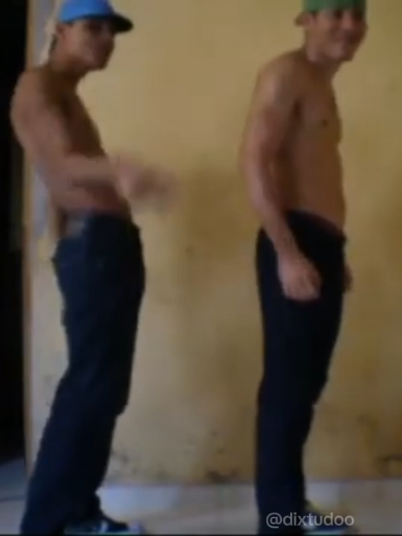 que dupla hein? e os boné KAKKKK🤣🤣 #swingueira #fypage #fyy #bahia #statusvideo 