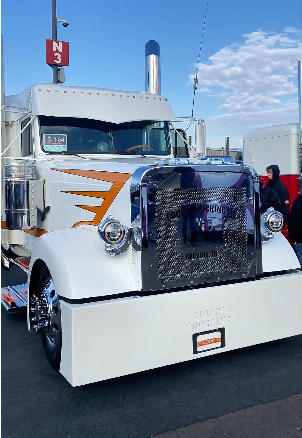 As Mr. Couch puts it, when it comes to Freightliner, you often have to think 🤔 outside the box. Just three and a half years ago, Phillip launched Couch Trucking LLC with this very rig 🚛💨 Today, his fleet has already grown to 15 trucks! At the heart of this build is a name that carries deeper meaning: New Testament ✝️ John 8:12 📖 is the verse that really helped Phillip. To him, it symbolizes freedom: leaving the past in the rearview, moving forward, and focusing on the present. 📲 Follow us for more trucker interviews! #truckdrivers #truckdriversoftiktok #truckerlife #owneroperator 