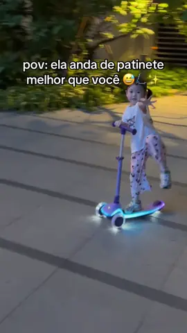 aprender quando criança faz toda diferença 🛴 #patinete #brinquedos #led 