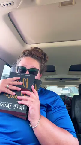 Just….what am I actually reading!!!!#bookproblems #bookish #bookishthoughts #booktokgirlies 