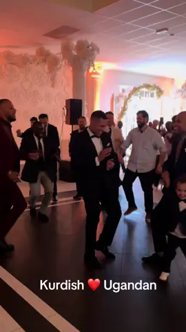 Bara kärlek ❤️ @ElinMarangoz #kurdish #kurdistan #uganda #weddingday #weddingvibes 
