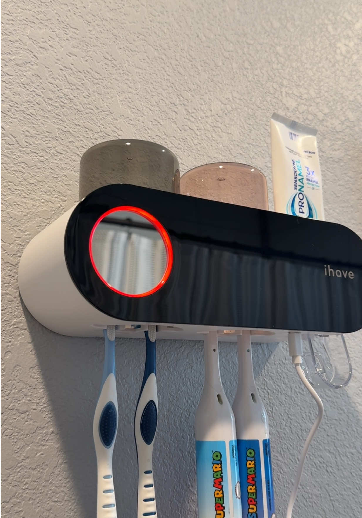 Toothbrush holder that also disinfect your toothbrush 🪥 #tiktokshop 
