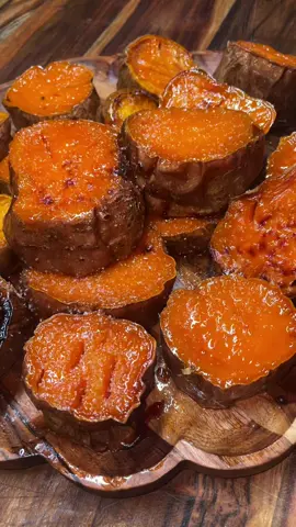 These are usually gone before Thanksgiving dinner even begins 🤤 FULL recipe is at the end! 🧡 #sweetpotato #DinnerIdeas #EasyRecipe #healthyrecipes #homemadefood 