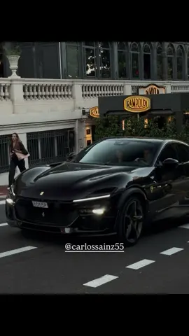 Carlos e Rebecca em Mônaco. 💙 📸: rebeccadonaldson_updates #carlossainzbrazil #carlossainz #sainz #williams #williamsf1 