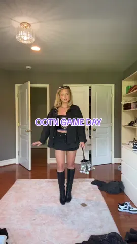 Totally switched the vibe and LOVE it thanks to my sister @Ava Ciampi  Top is made by @Micalyn 💜💜