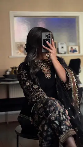 Velvet article 1🖤🫶🏻🪵🍂