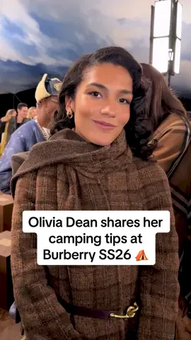 Taking notes @Olivia Dean #oliviadean #TikTokFashion #burberry #lfw #dazedfashiontv 