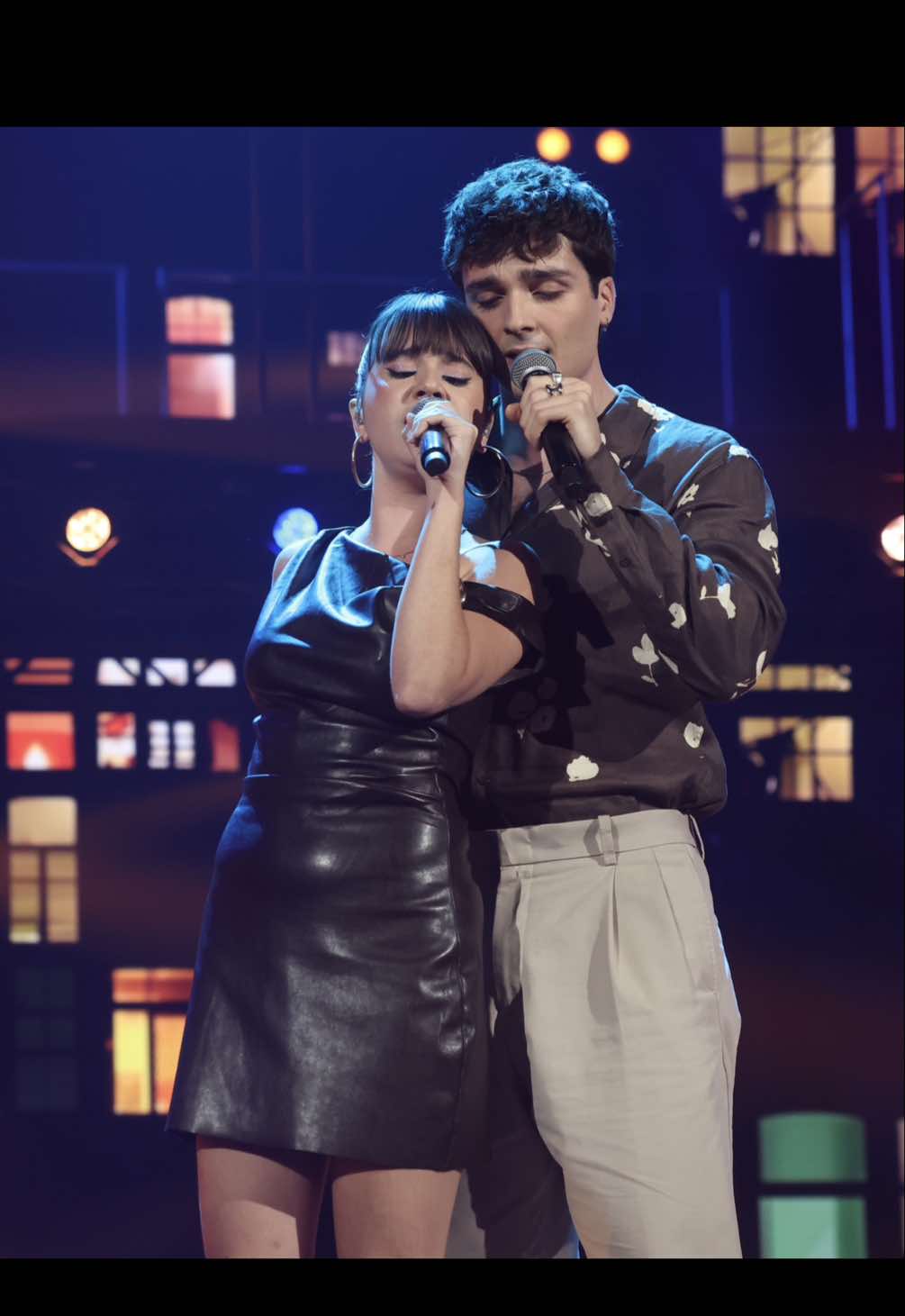 @salmadediego.ot2025 y @max.ot2025 nos han CONQUISTADO con “WE DON’T TALK ANYMORE” en la #OTGala1 🎤😮‍💨 Podéis ver la ACTUACIÓN COMPLETA en @primevideoes 👀
