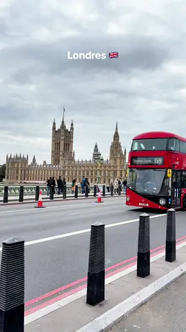 Definitivamente viajar nunca será un desperdicio de dinero #travel #london #londres 