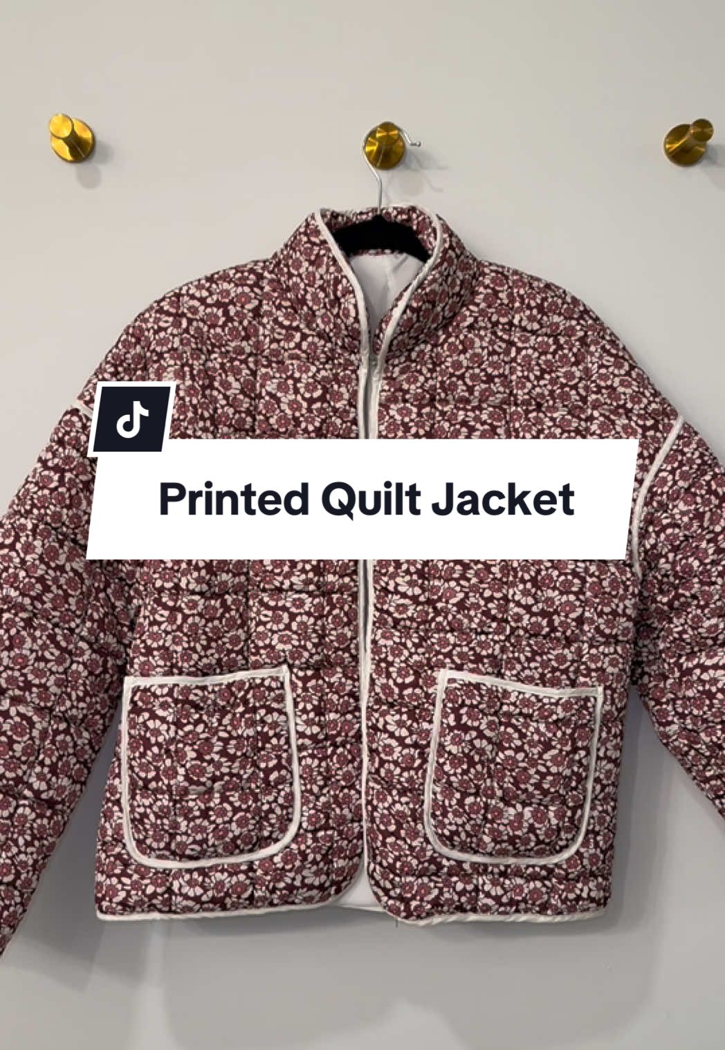 The coziest little layer 🫶🏼🤍 #jacket #falloutfits #fallwardrobe #falljacket 