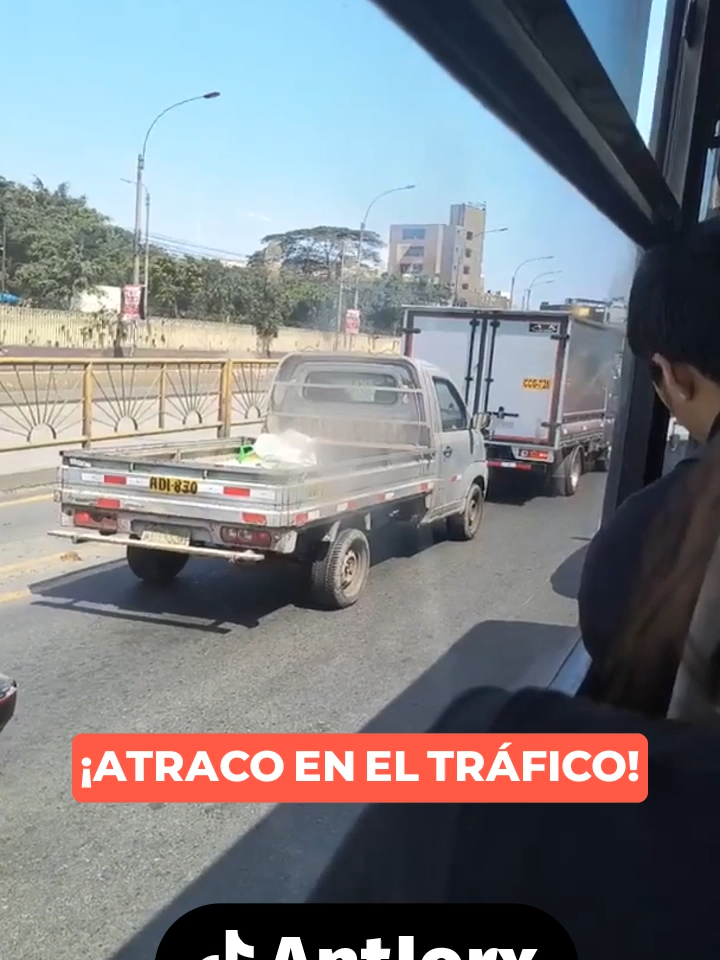 Estamos atascados en el trafico, y eso que era temprano. #IRL #Viral #kick #antjorx #trafico