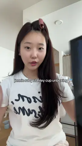 my jennie stanley cup 😊  #jennie #StanleyCup #unboxing #fyp #blackpink 