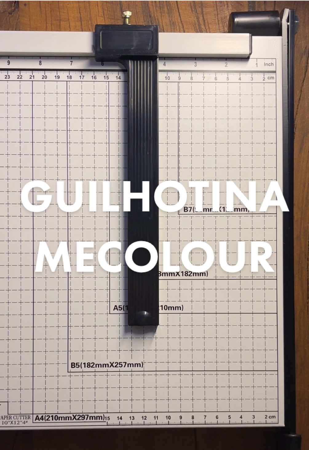 testando guilhotina mecolour ✨ muito prática para cortar papéis / itens de papelaria  #guilhotina  #guilhotinadepapel #cortarpapel #mecolour