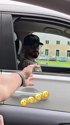 Se molestó creo el muchacho.😬 #funny #funnyvideos #carsinging #danybaxter 