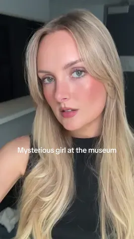 Makeup to be the mysterious girl at the museum (I went to the met after this and felt v mysterious and pretty, must try) @Kylie Cosmetics skin tint in 3WN @Lancôme tent Idole 215 buff n concealer  @Huda Beauty peach pie loose baking powder  @Benefit Cosmetics hula bronzer  @Charlotte Tilbury pillow talk powder blush @Morphe Cosmetics solo artist shadow in remix  @NYX Professional Makeup brow pencil taupe  @ILIA Beauty limitless lash brown  @rhode skin lunge lip shape  @VIOLETTE FR plume lip lip whip in chataigne grilee   #makeuptutorial #mysteriousgirl 