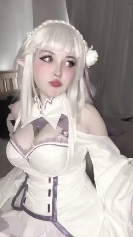 ITS EMILIAS BDAY TOMORROW????🥸  #emiliarezero #cosplay  #fypppppppppppppp #rezero #cosplaygirl 