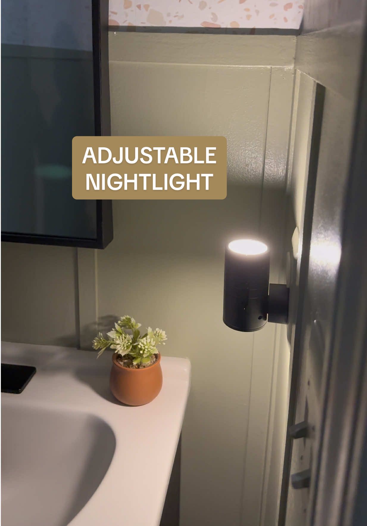 Comes in a pack of 2! 😍 #nightlight #bathroomdecor #nightlights #aethetics #tiktokshoprestock 