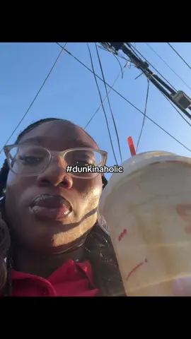 love dunkin 🧡🩷 #trending #viral #dunkin #dunkinaholic #fyp 