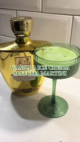 when you're a matcha and cocktail girly 🍵🍸 #matcha #matchadrink #au #auvodkauk #cocktail 
