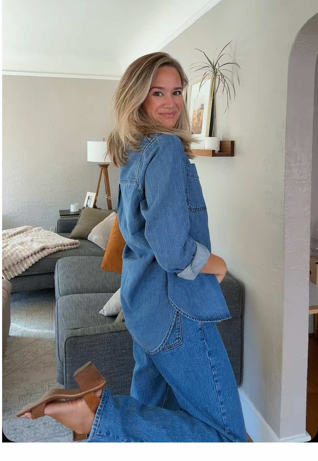 Channeling my inner 90’s Mom 🖤 