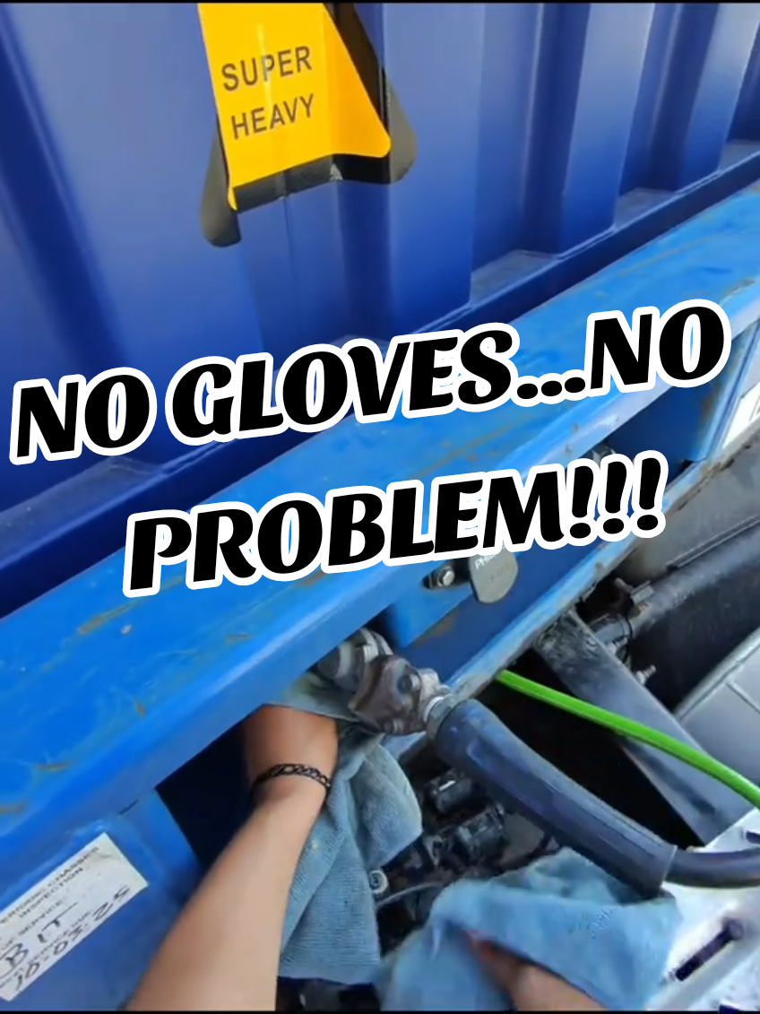 NO GLOVES...NO PROBLEM!!! #pov #dayinthelife #paratiiiiiiiiiiiiiiiiiiiiiiiiiiiiiii #comedy #deejaayvee 