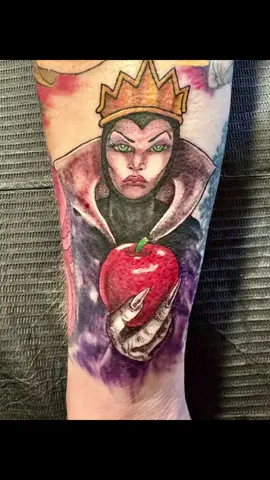Disney Villians sleeve got a new addition !! The Evil Queen ! #tattoo #disney #disneytattoo #disneyvillians #evilqueen 