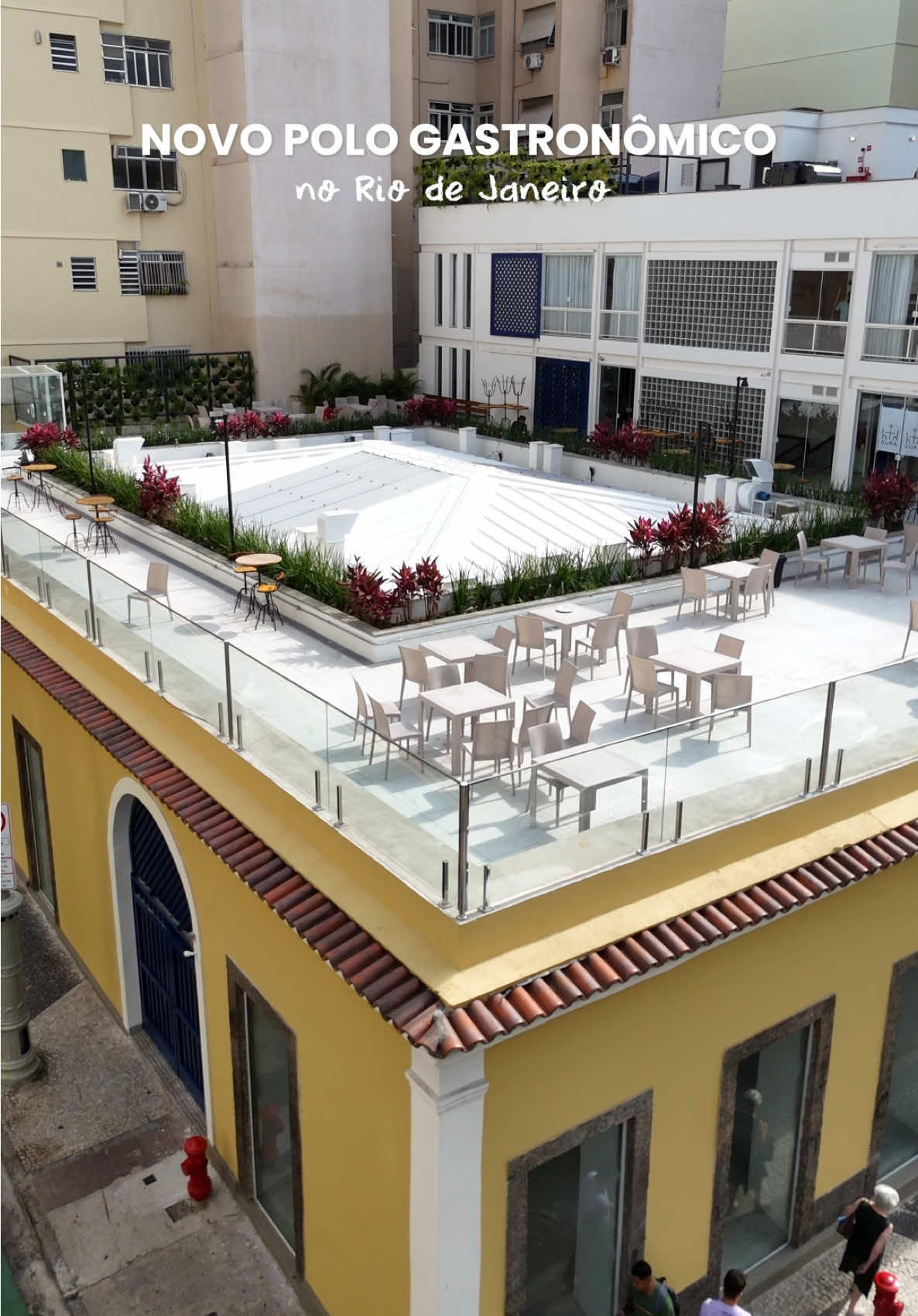 O Mercado São José reabriu em Laranjeiras como o novo polo cultural e gastronômico do Rio. São 16 opções gastronômicas, entre elas: Absurda Confeitaria, Brewteco, Locanda, Hoba Sorveteria, Culto Café e Basta.  O funcionamento é de terça a domingo, das 10h às 22h. 📍R. das Laranjeiras, 90 - Laranjeiras #oquefazernorio #ondecomernorio #dicasrj  