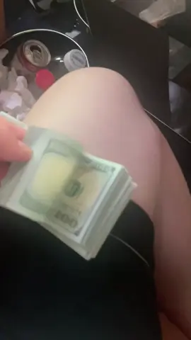 #西港  人为财死，鸟为食亡