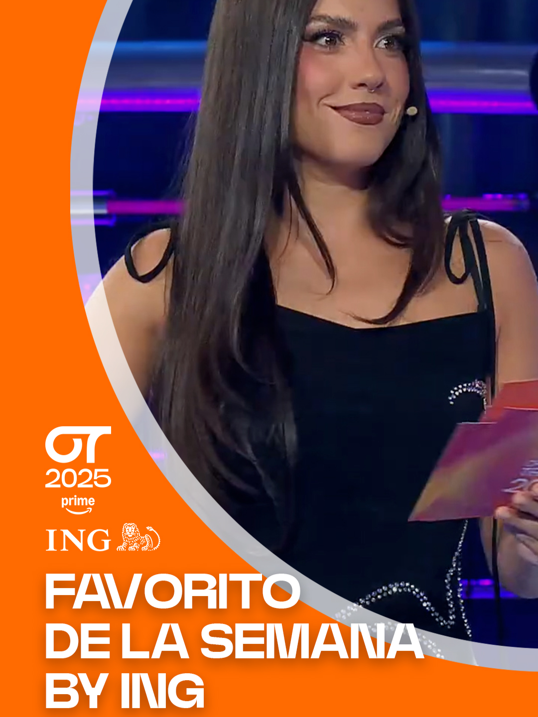 @miriamrodriguezmusic siempre trae buenas noticias, y esta vez aparece con el sobre del nombre del primer favorito de esta edición: @cristina.ot2025. ¡¡Enhorabuena!! Además, gracias a @ing_esp, se lleva 3.000€ en su cuenta 🎤 #OT2025 #CuentasING #ParaLoQueCuenta #sponsoredcontent
