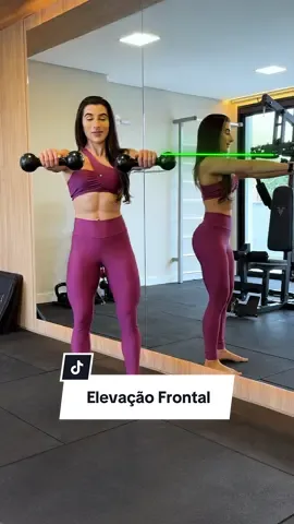 Como executar a elevação frontal corretamente ✅ ❌ Principais erros: - Encolher os ombros. - Esticar excessivamente os cotovelos. - Elevar muito os braços. ✅ Como corrigir: - Encaixe as escápulas. - Mantenha os cotovelos semi-flexionados. - Eleve os braços até a linha dos ombros.