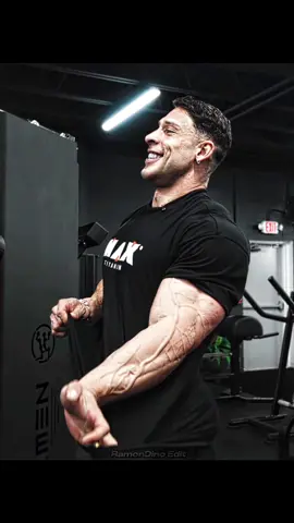 Ramon Dino | Cupom - DINOEDIT na @Max Titanium - Loja  #ramondino #ramondinopro #gym #gymmotivation #maxtitanium 