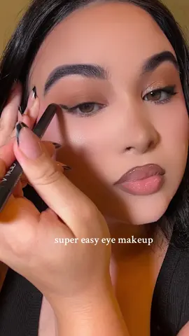 #fyp #eyemakeuptutorial #eyeshadow #easyeyeshadow 