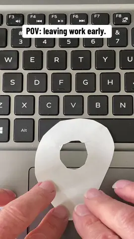 💻 ⌨️ 😜😂🤷‍♀️ #worklife #kickinwithkelly 