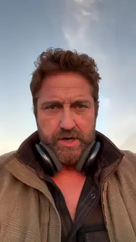 What an epic day! Shot the EPK interview for #HowtoTrainyourdrogon and ended up at the beach to watch the sunset with my pup Shushka. just had to share this moment with you all! #gerardbutler