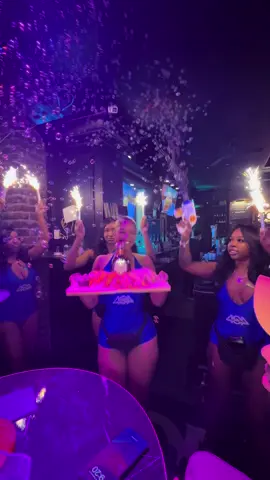 🌮 Tuesday ⸻ 🌮✨ TOPLESS TUESDAY at 404 ✨🌮 Who says you can’t party on a Tuesday? 🎉🔥 We turn Taco Tuesday into a whole movie 💃🌮💨 Music by 🎶 @iamdjzelle @ashtonlerouxg  Hosted by @iamdjkeyy 😝 💕FREE BIRTHDAY SHOTS💕 Specials all night: 	•	$10 Itty Bitty Titties – 5 shots 	•	$20 Double D’s – 2 margarita pitchers 	•	$45 Motor Boat – 2 margarita pitchers + hookah 	•	$65 Girls Gone Wild – 10 tacos + margarita pitcher + hookah 🍾 Party Packs: 	•	$200 Don Repo + 10 tacos + hookah 	•	$150 Teremana + 10 tacos + hookah 📍 4969 Roswell Rd #200 | Atlanta, GA Free entry • Free parking • Party vibes all night 🎶🔥