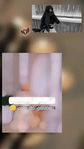 #الناس الي مفكره حالها تهمني