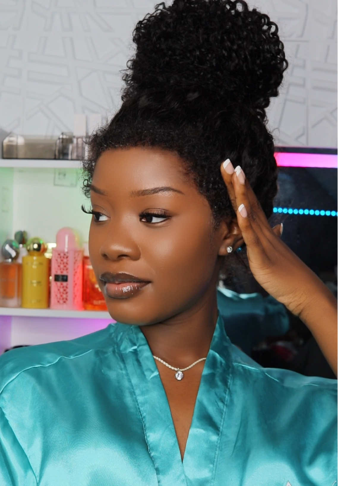 Kinky Curly Invisi Strap 360 Lace Frontal from @Ashimary Hair Beauty @Ashimarywig | Pre-Cut Lace | Bleached Knots | Beginner friendly #ashimary #ashimaryhair #ashimaryinvisistrapwig #360wigwithdrawstring #curlyhair 