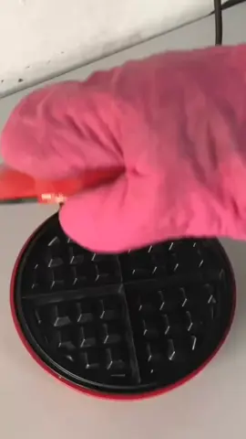 Mini Máquina de Waffles Elétrica Portátil Casa Cozinha Fazer Waffle Panquecas Automático 110V  #maquinawaffles #minimaquina 