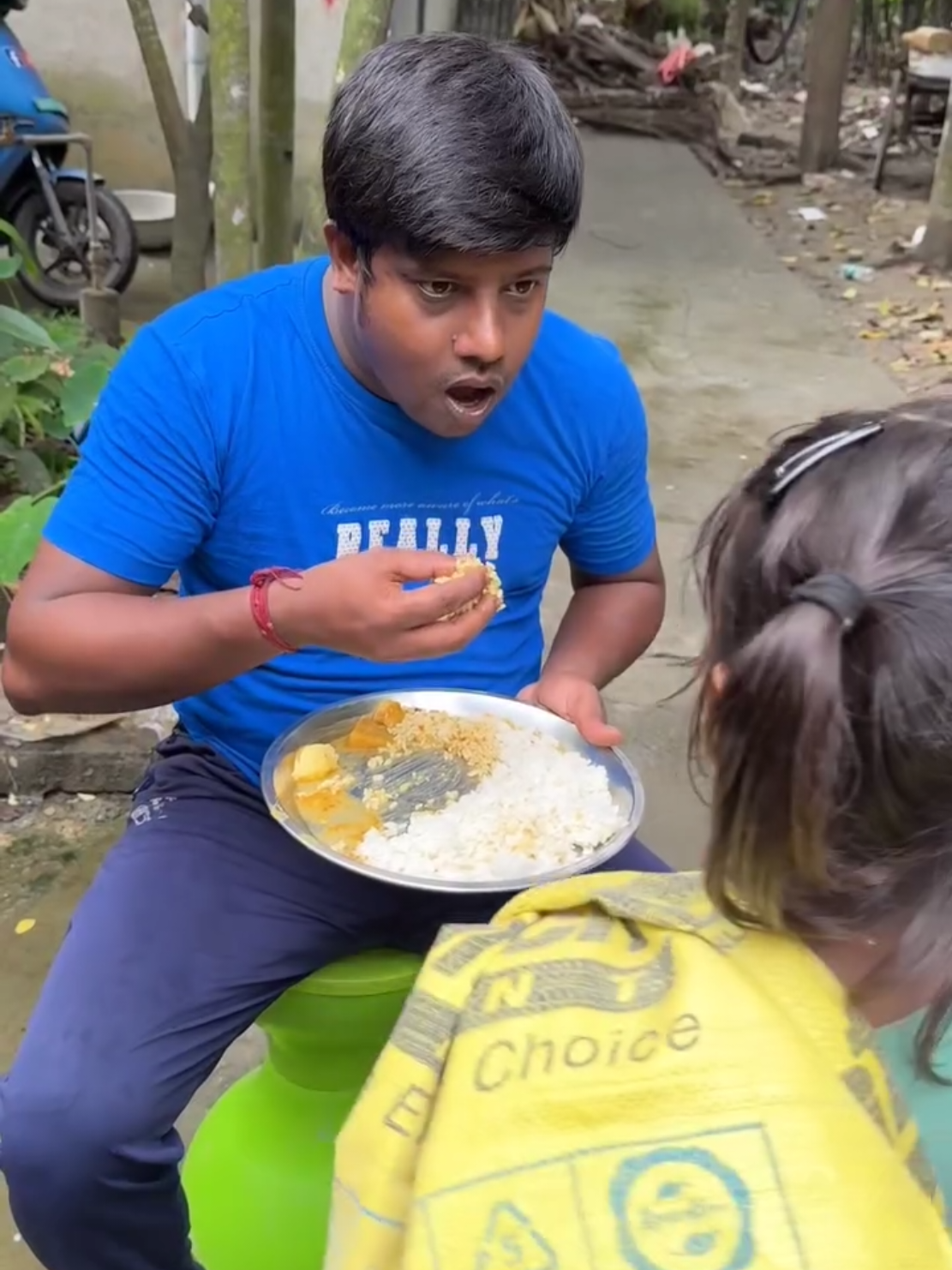 যার যেটা দরকার সেটাই বড়ো#funnyvideo #lokmanbepari35 #foryoupage #foryoupageofficiall 