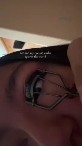 my eyeball looks scary 😟#eyelashcurler #lovemylashes #fypシ゚viral #relatable 