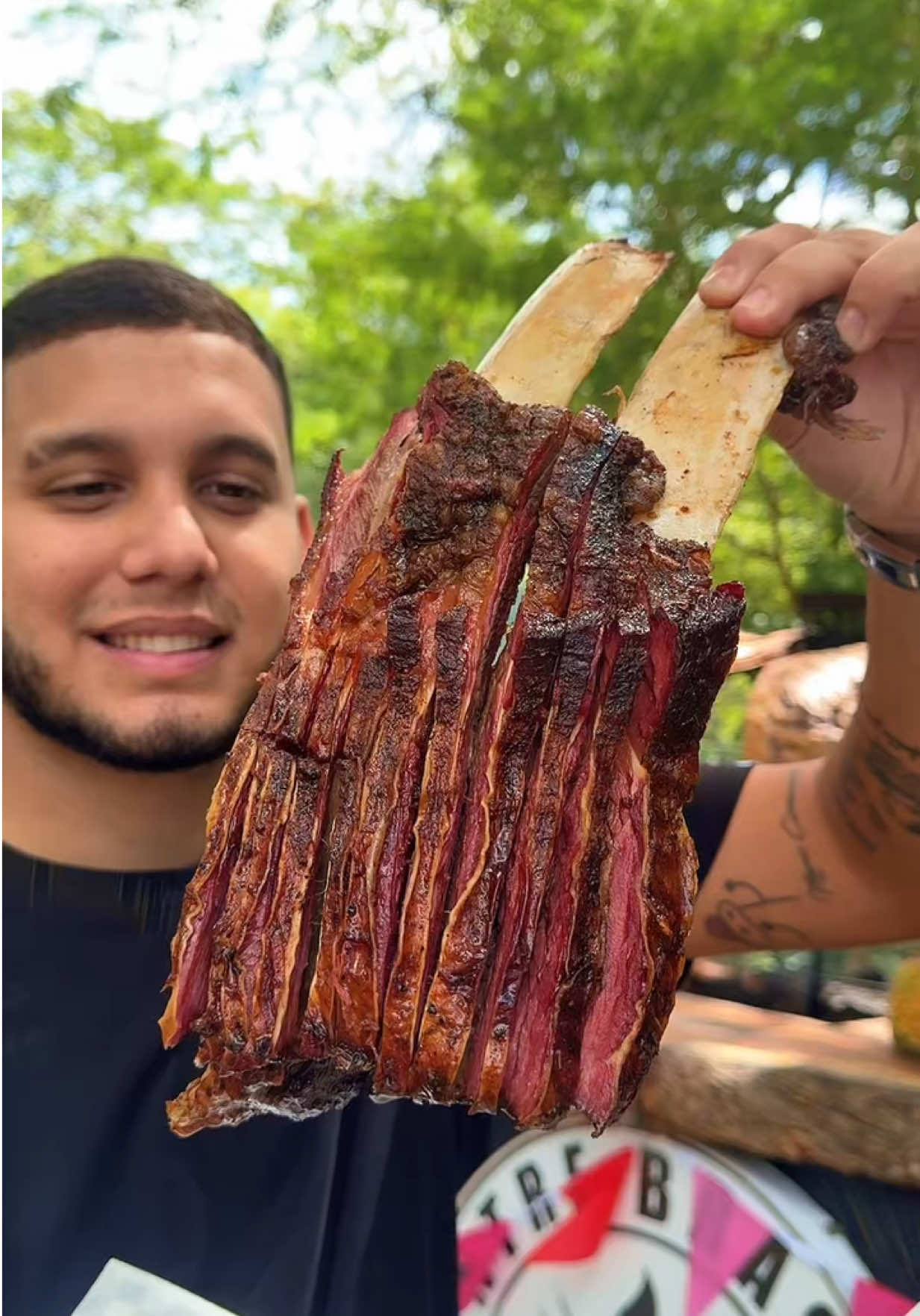 Asadero entre brasas Cúcuta 🤤 costillas de res ahumadas a la leña en 7 horas 🥵🍖 #paratii #cucuta 