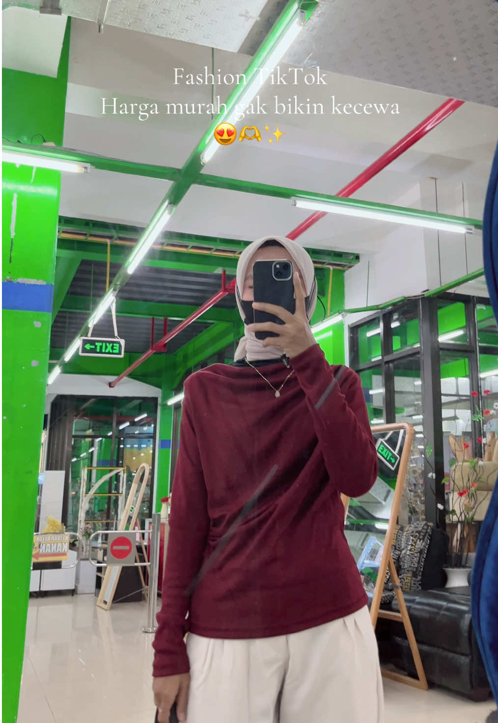 Gak pernah nyangka bisa dapet gaya Fashion dari TikTok yang harganya murah tapi hasilnya gak ngecewain.  Percaya gak Blouse yang aku pake harganya cuma 35 ribuan 🥹🥹 #fashiontiktok #gayaditiktok #blousemurah #oropants #parisjadul 