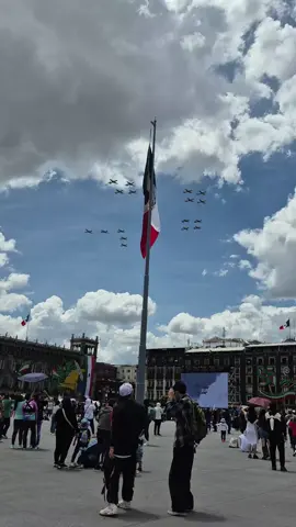 Desfile aéreo edit🇲🇽🔥❤️#fyp #mexico #zocalocdmx #fuerzaaereamexicana #desfileaereo🇲🇽 